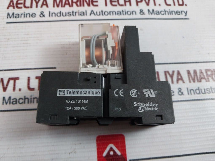 Telemecanique Rxl 4A06B1P7 Relay With Base 230V 50/60Hz 12A/300 Vac
