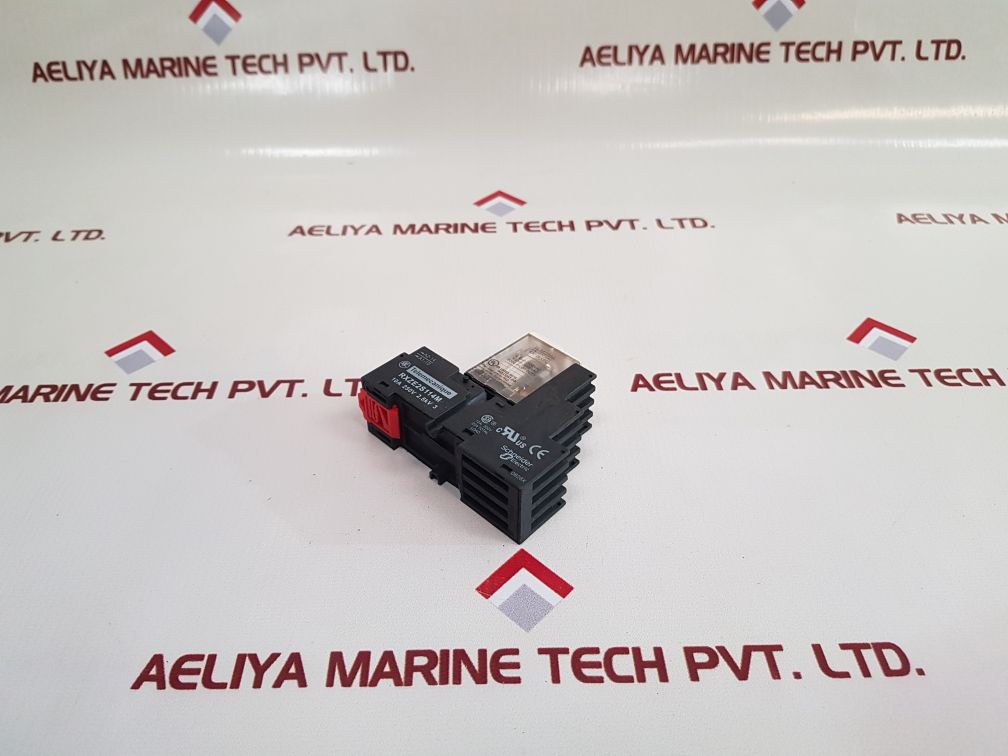 Telemecanique Rxm4Ab2Bd Relay With Rxze2S114M Socket Base