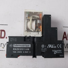 Telemecanique Rxm4Ab2P7 Relay With Rxze2S114M Base