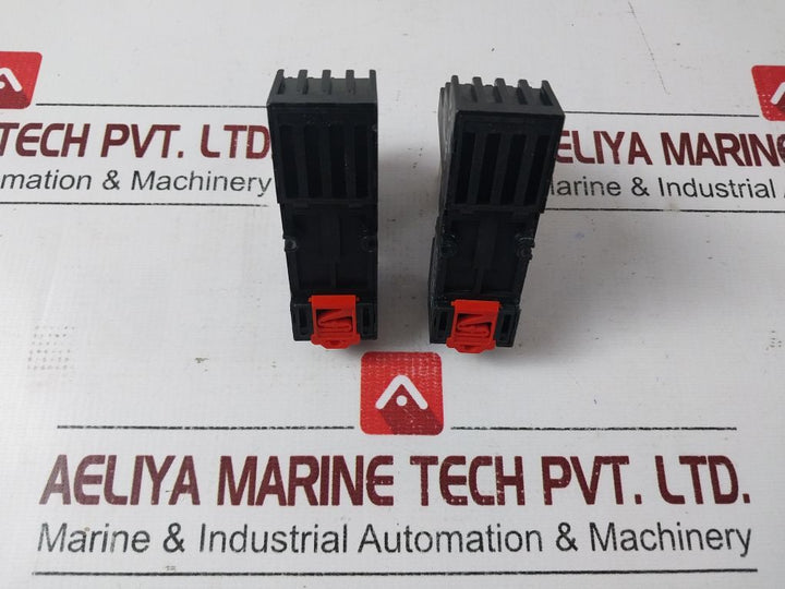 Telemecanique Rxm4Gb2B7 Relay With Base 10A 300V