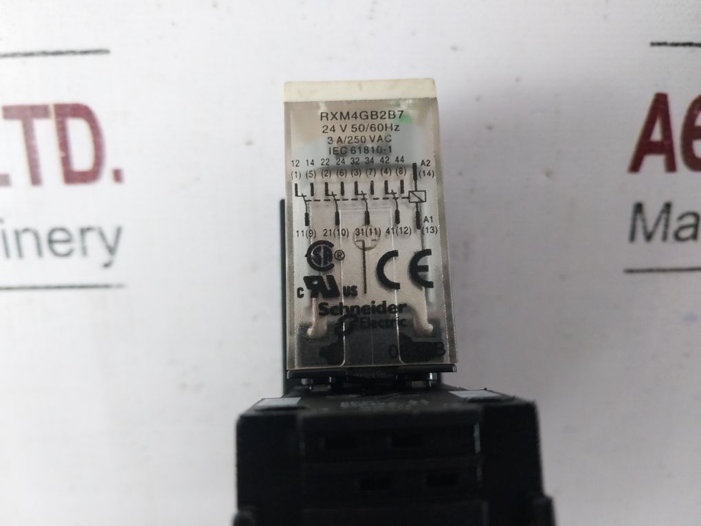 Telemecanique Rxm4Gb2B7 Relay With Base 10A 300V