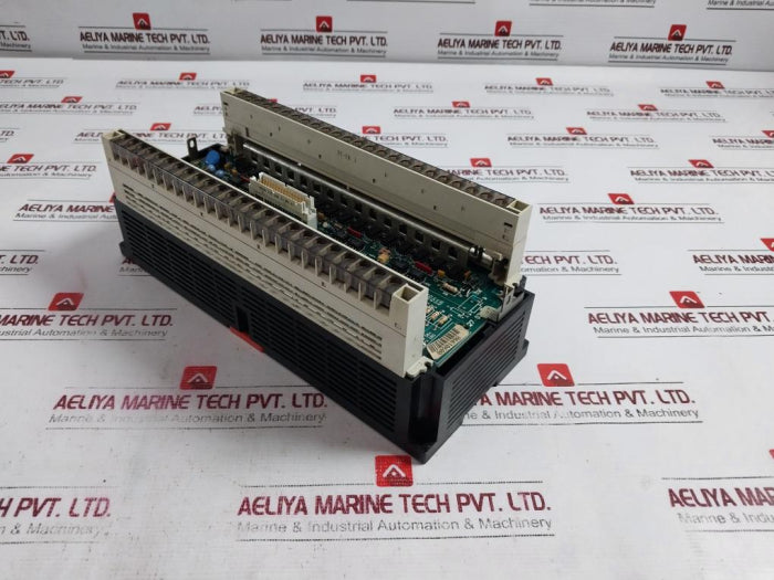 Telemecanique W8 1263003 01 02 A Pcb Module