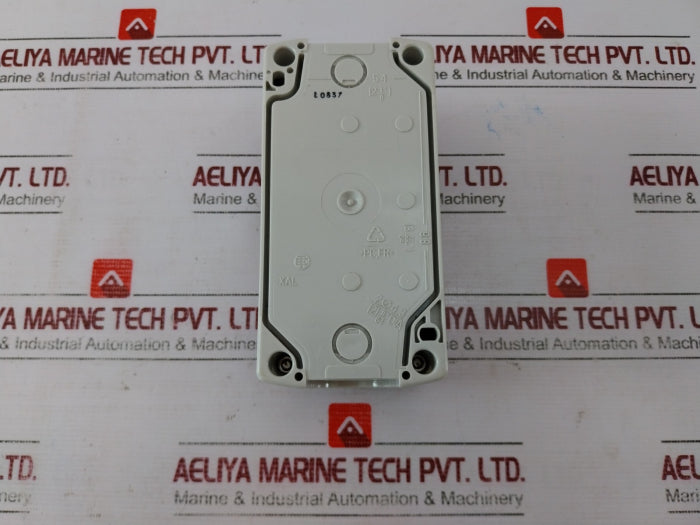 Telemecanique Xal D363M Dark Grey Station/Green Flush/Red Flush Pushbutton Ip65