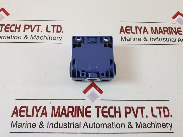 Telemecanique Xck M102H29 Limit Switch Xck-m 500V 6Kv