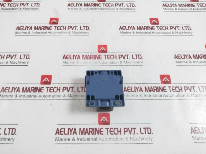 Telemecanique Xckm Zckm1 Limit Switch 240V 3A Ip66, Type 4 And 12
