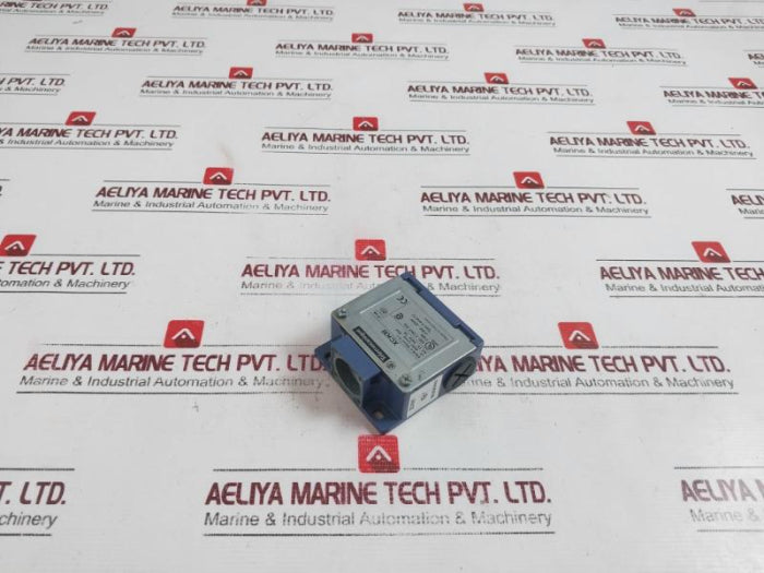 Telemecanique Xckm Zckm1 Limit Switch 240V 3A Ip66, Type 4 And 12
