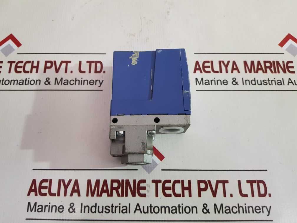 Telemecanique Nautilus Xmla010A2S11 Pressure Switch