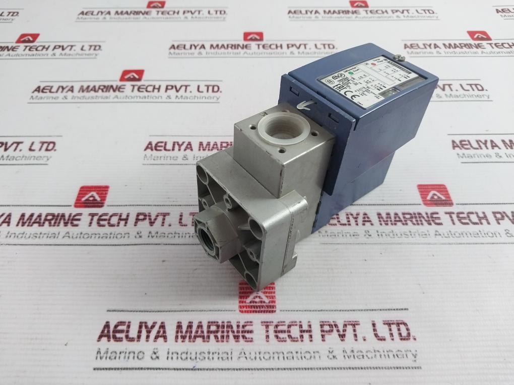 Telemecanique Xmlcm02V2S11 Pressure Switch