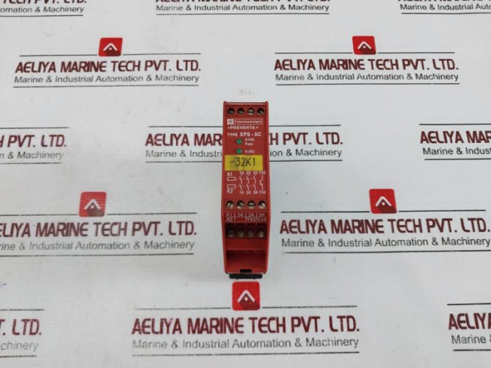 Telemecanique Xpsac5121 Safety Relay 24V-ac/Dc 100Ms En/Iec 60947-5-1