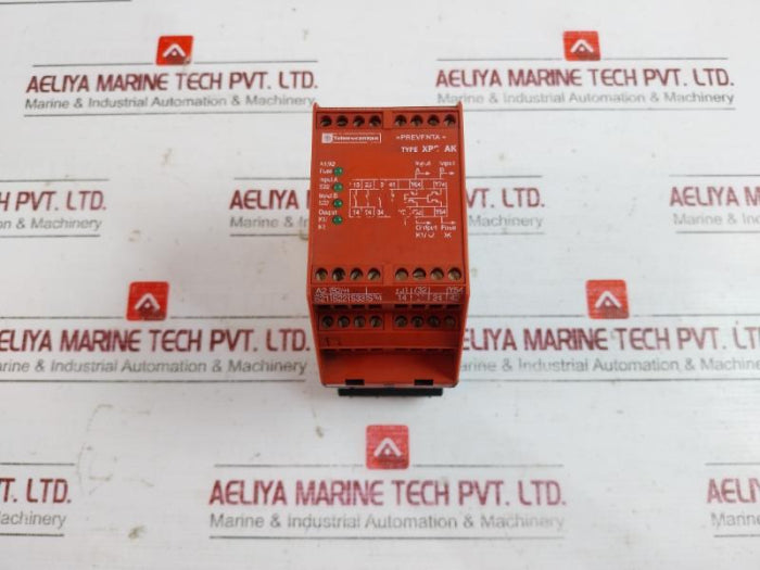 Telemecanique Xpsak311144 Safety Relay 24V Ac/Dc +10%/-15%