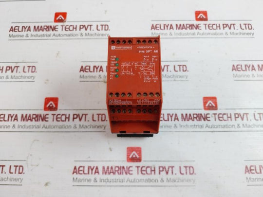 Telemecanique Xpsak311144 Safety Relay 24V Ac/Dc +10%/-15%