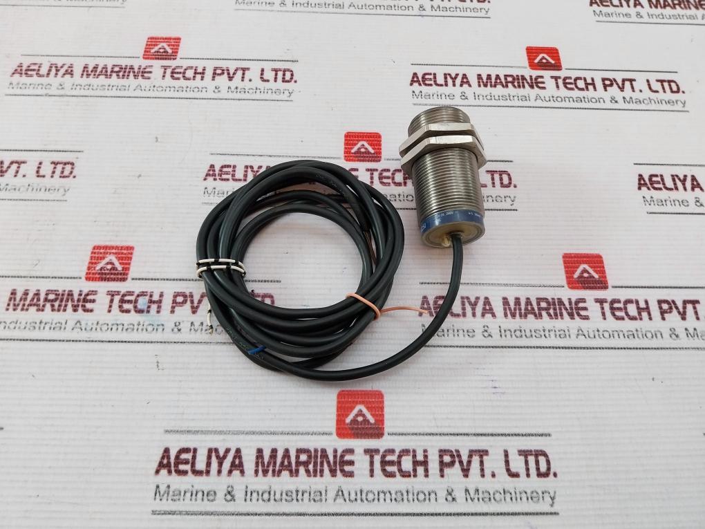 Telemecanique Xs1 M30Mb250 Inductive Proximity Switch 24…240V