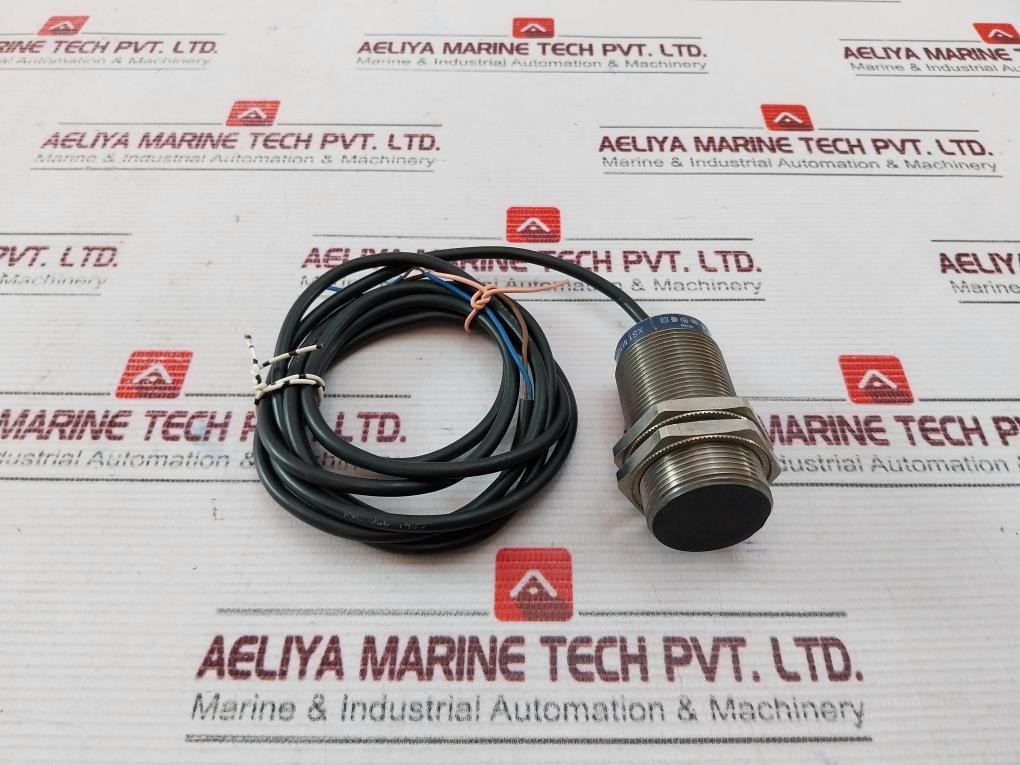 Telemecanique Xs1 M30Mb250 Inductive Proximity Switch 24…240V