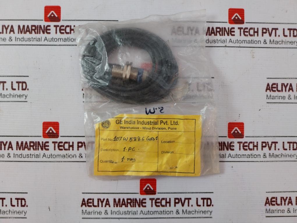 Telemecanique Xs2M18Ab120Sb3 Inductive Sensor 107W5886G031