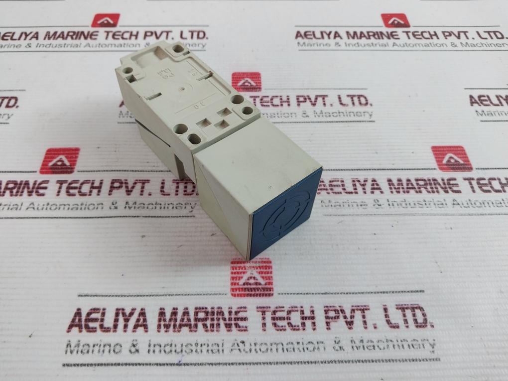 Telemecanique Xs7-c40Fp260 Inductive Sensor 50/60Hz