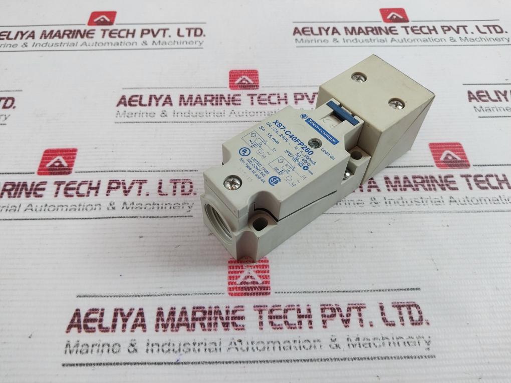 Telemecanique Xs7-c40Fp260 Inductive Sensor 50/60Hz