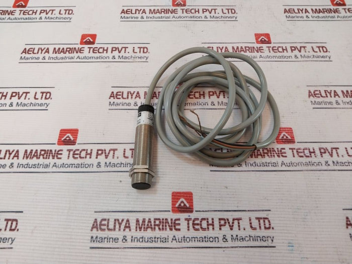 Telemecanique Xsa-h05722 Proximity Sensor 12/48V