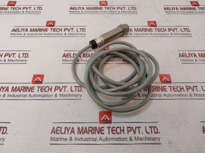 Telemecanique Xsa-h05722 Proximity Sensor 12/48V