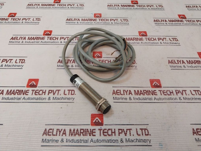 Telemecanique Xsa-h05722 Proximity Sensor 12/48V