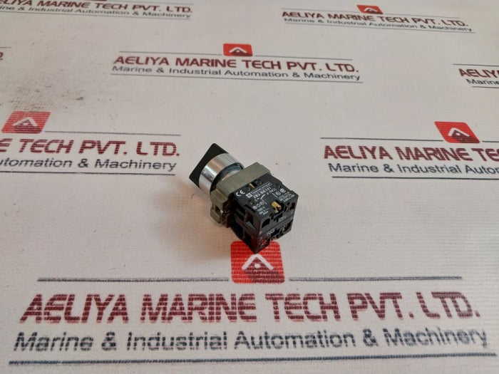 Telemecanique ZB2-BE101 Selector Switch 400V