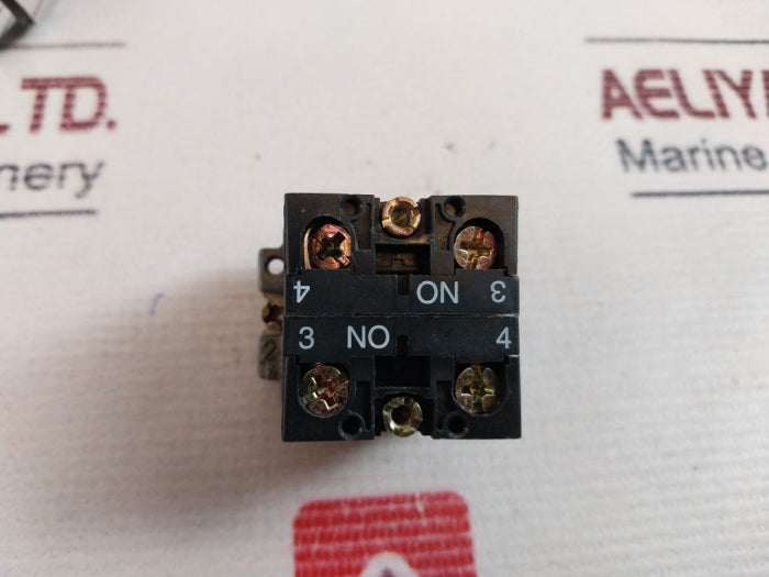 Telemecanique ZB2-BE101 Selector Switch 400V