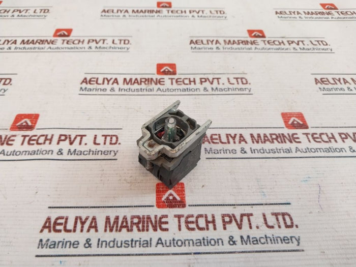 Telemecanique Zb4 Bw0B35 Selector Illuminated Blue Led Switch Xb4-bk1263