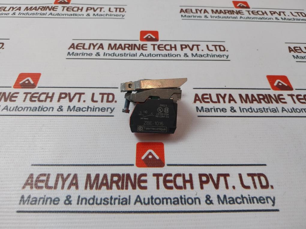 Telemecanique Zbe-1016 2 Direction Selector Switch