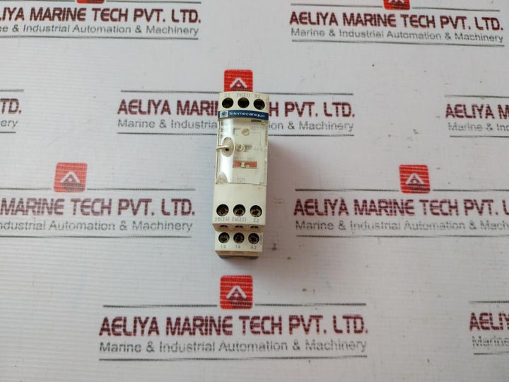 Telemecanique/Schneider Electric Re7Tp 13Bu On Delay Timer Relay 0.05S - 300H