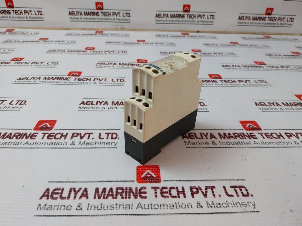 Telemecanique/Schneider Electric Re7Tp 13Bu On Delay Timer Relay 0.05S - 300H