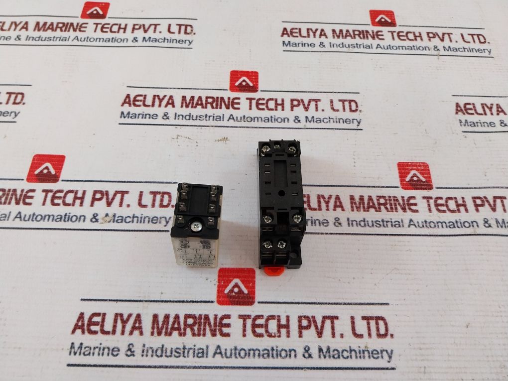 Telemecanique/Schneider Electric Rxm2Ab2P7 Relay With Base 12A 230Vac