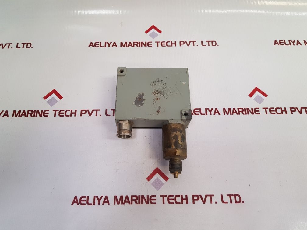 Trafag 900.2376.924 Pressure Switch