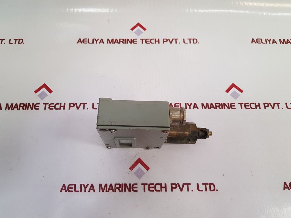 Trafag 900.2376.924 Pressure Switch