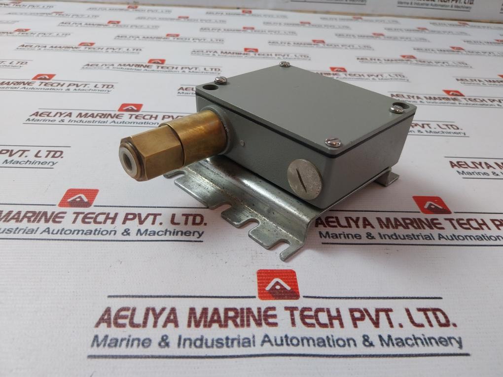 Trafag 972.2379 Pressure Switch 301090 Ip65