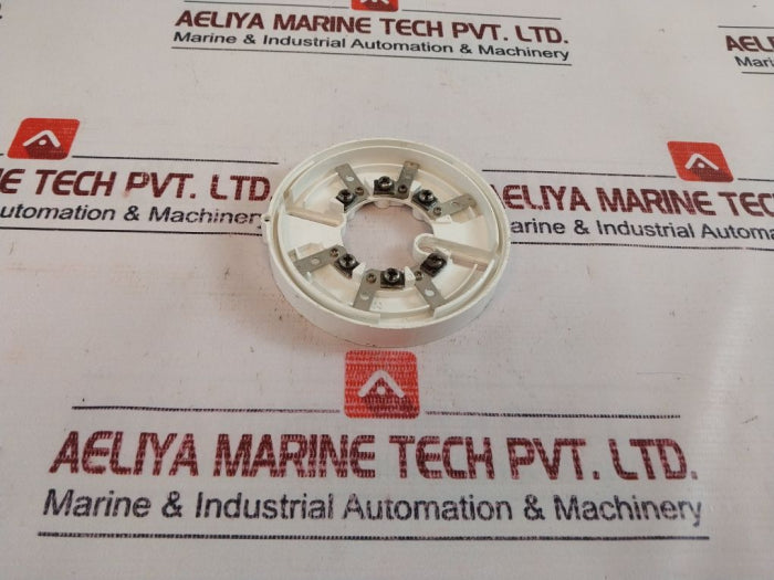 Ub-6 F03C83520 Base Pale