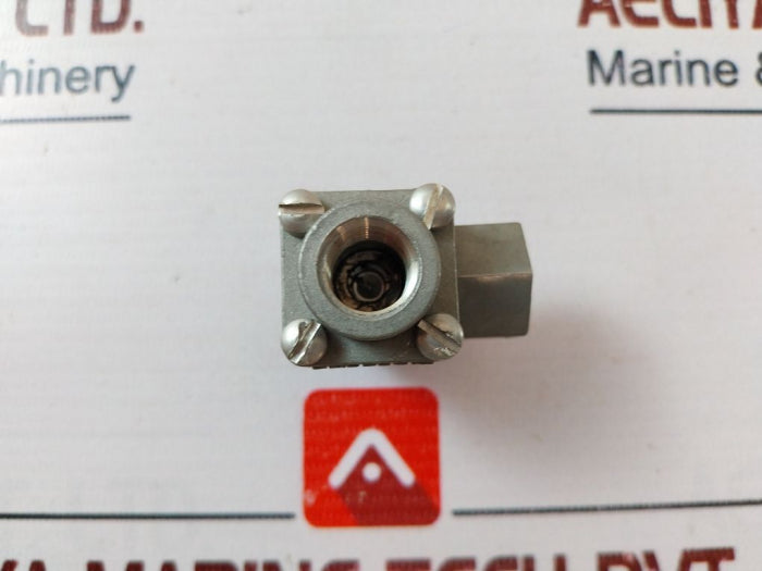 Versa Sv-3-316 3-way Air/hydraulic 1/4in Shuttle Valve 708920