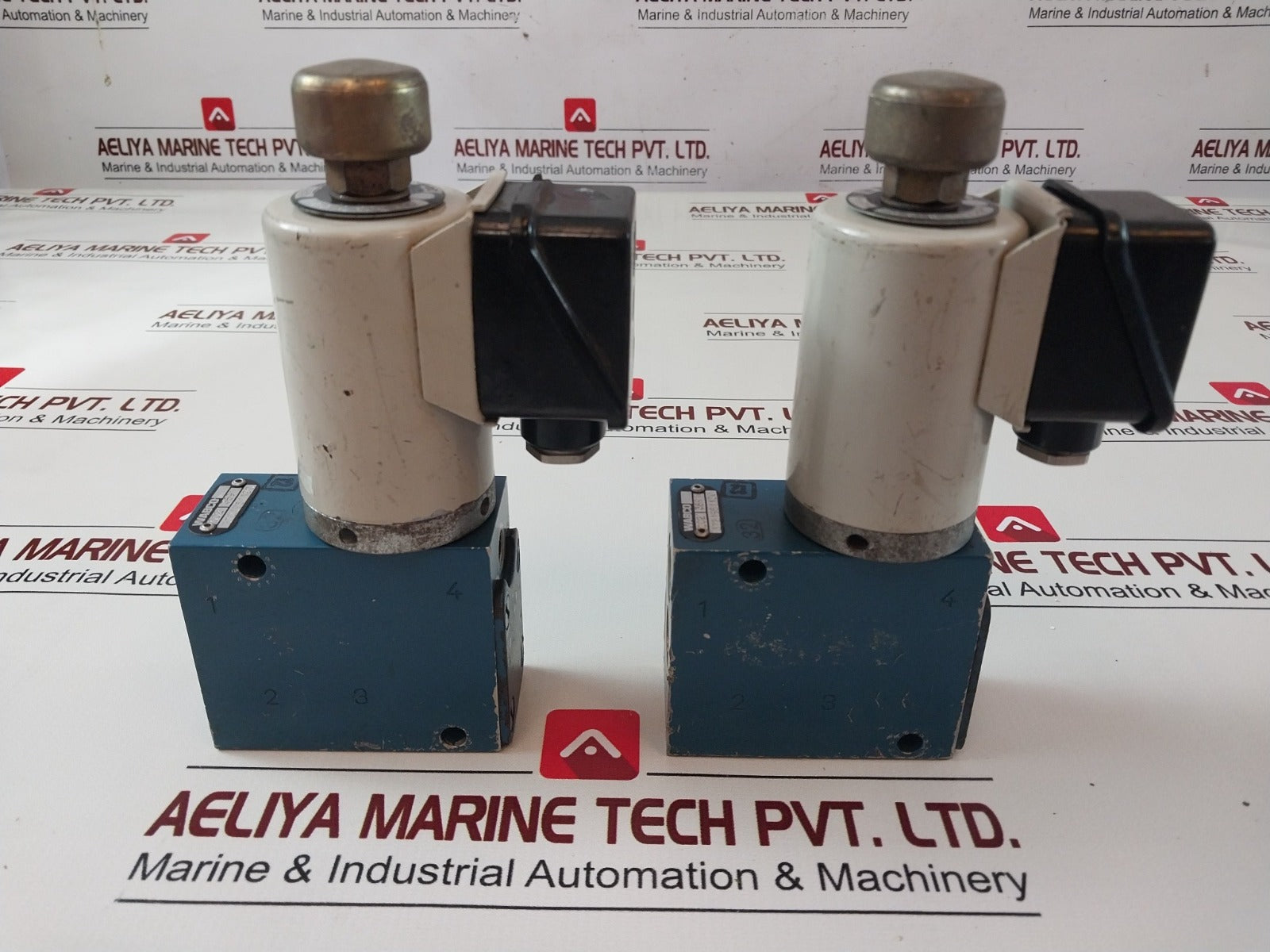 Wabco 3721981120 changeover solenoid valve with external air-pilot