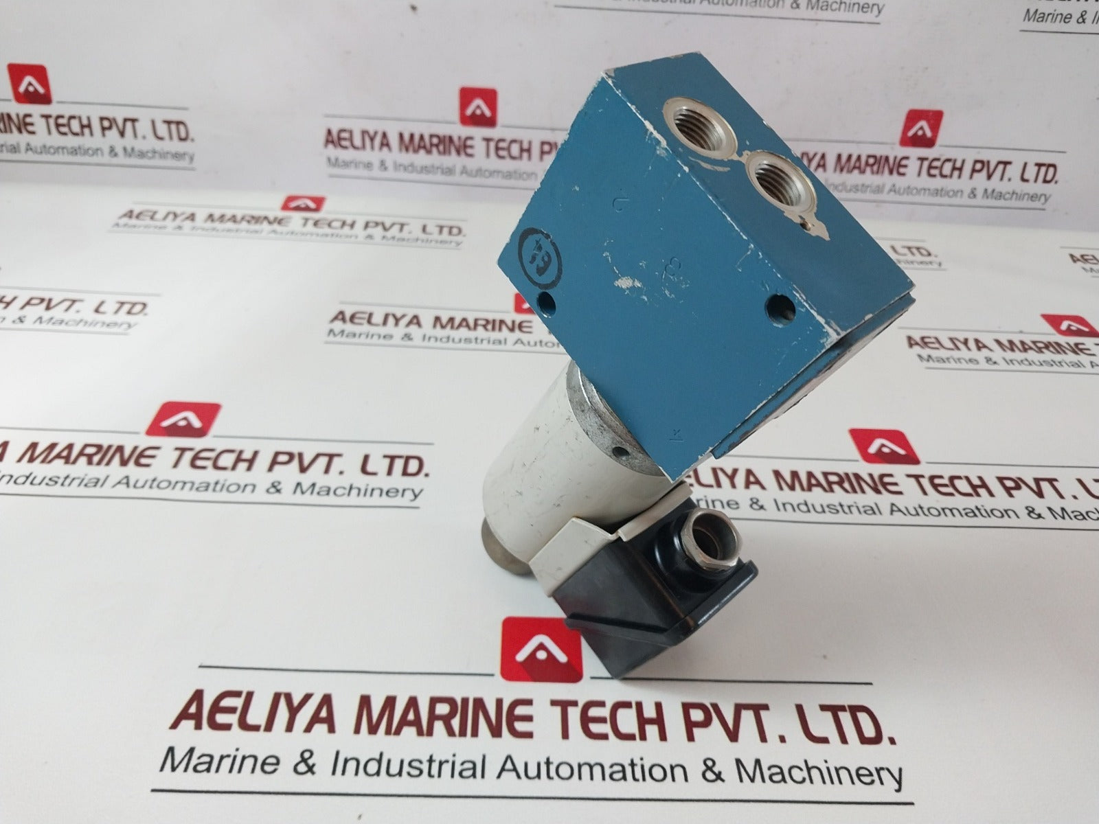 Wabco 3721981120 changeover solenoid valve with external air-pilot