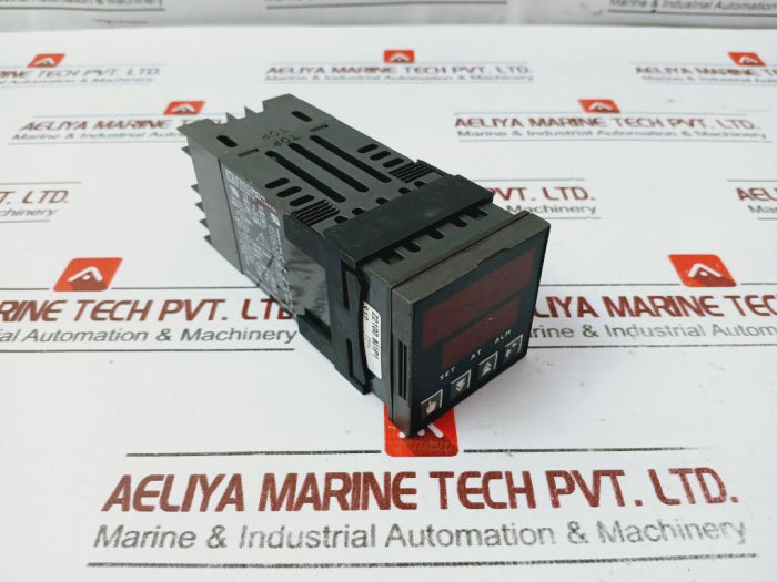 West Instruments Z2100 M1P1 Temperature/Process Control 90-264Vac 50/60Hz