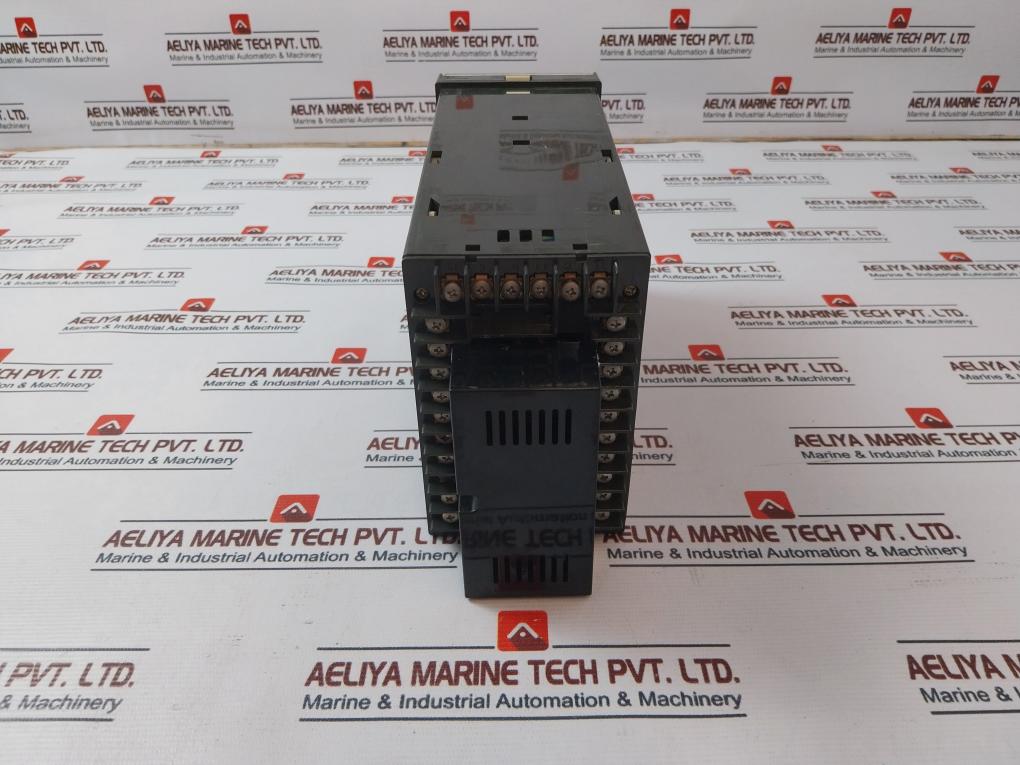 Yamatake-honeywell Sdc401 Digital Indicating Temperature Controller