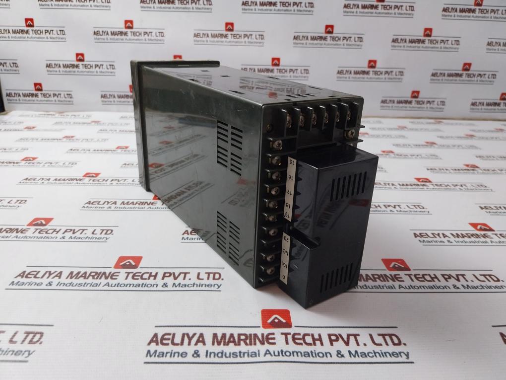 Yamatake-honeywell Sdc401 Temperature Controller Ac 100V