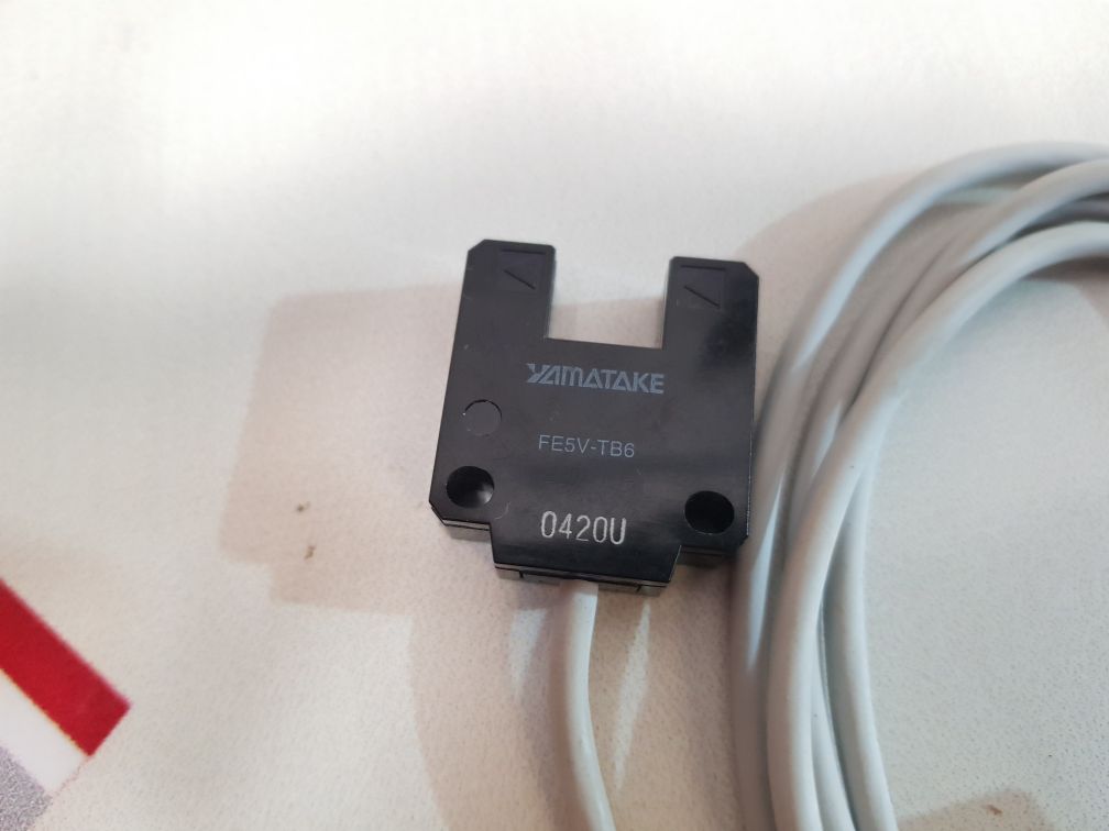 Yamatake Fe5V-tb6 Photoelectric Sensor - Aeliya Marine Tech