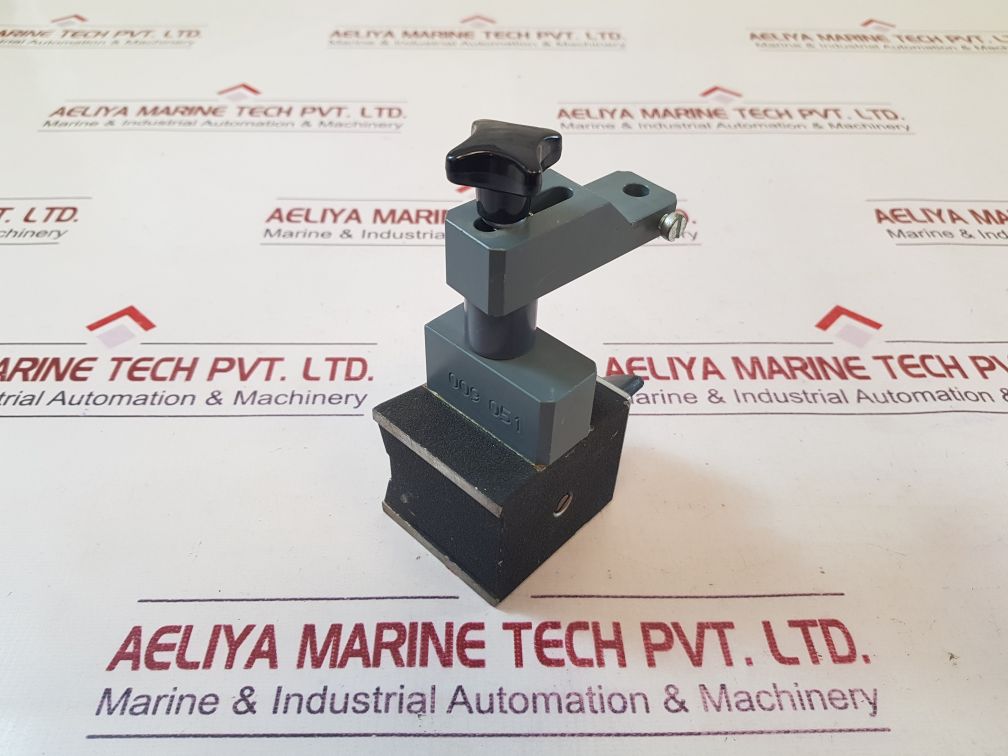 Man B&W 009 051 Magnetic Base Measuring Device