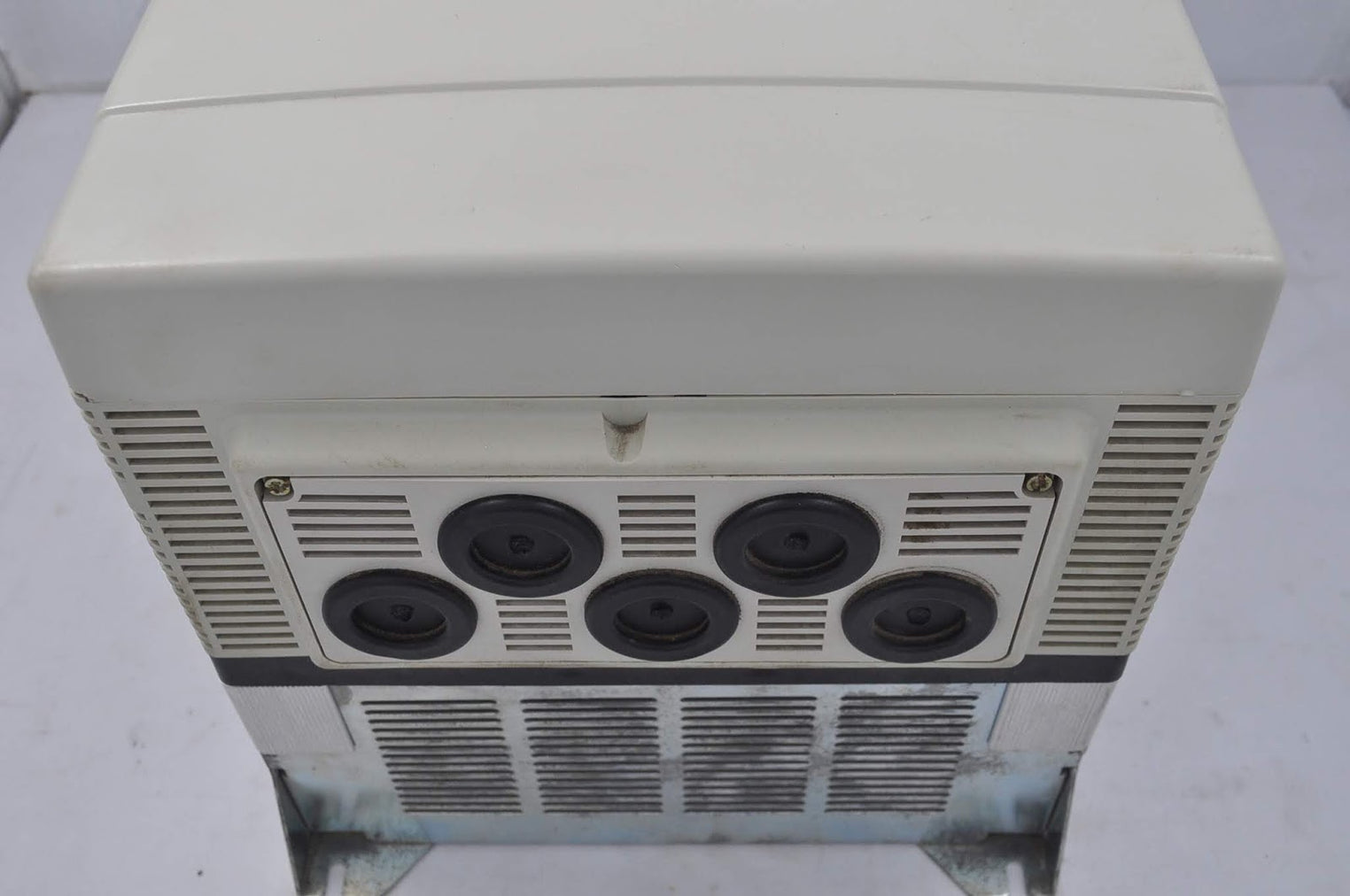 Square-d telemecanique altivar66 atv66d23n4 motor drive