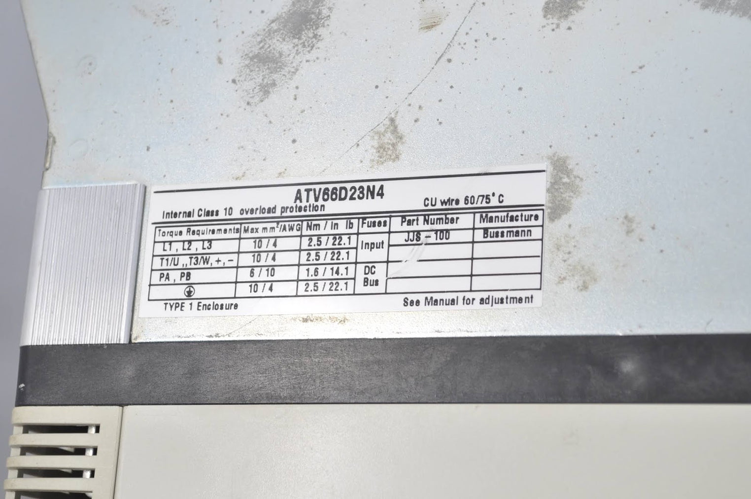 Square-d telemecanique altivar66 atv66d23n4 motor drive