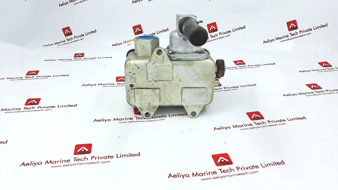 Detroit control 222-10 temperature control switch 2222062