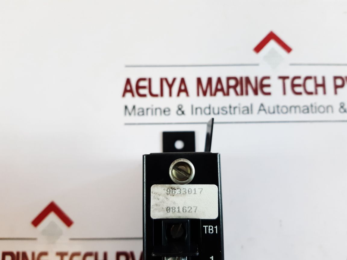 081627 200 Micron Fiber Optical Cable Connected To Emitter