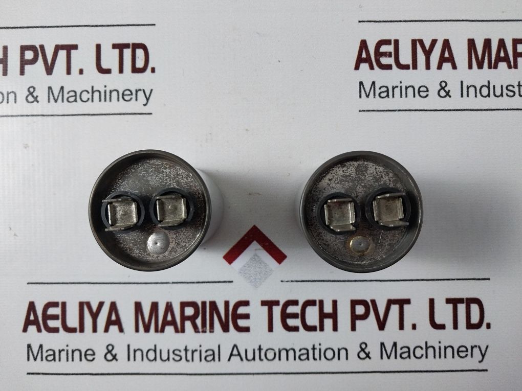 Lot Of 2X 40/70/21 C P1 Capacitor 10 10 µF±5%