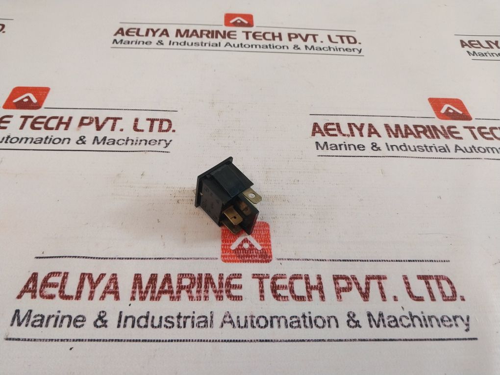 10A 250V~ T85 Rocker Switch