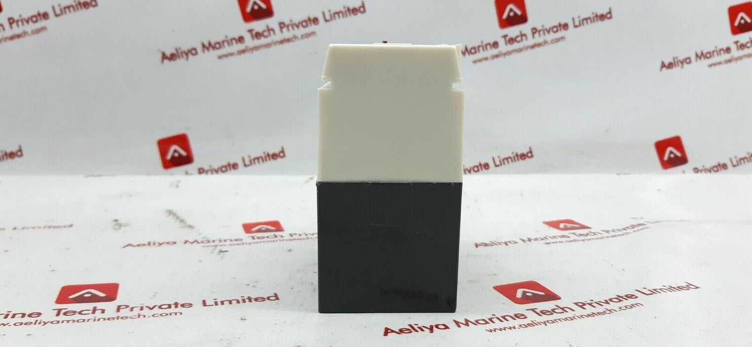 Telemecanique ca2-fn 162 relay 440v 60hz used