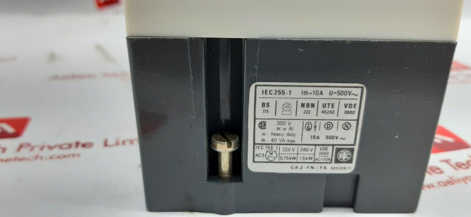 Telemecanique ca2-fn 162 relay 440v 60hz new